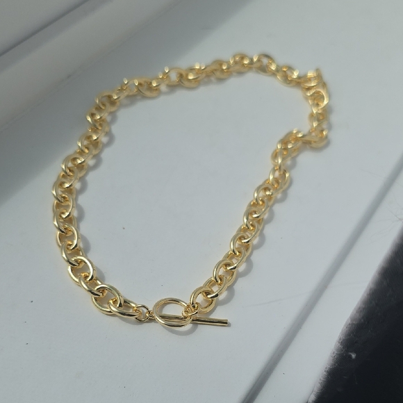 Jewelry - Elegant Gold Chain Necklace